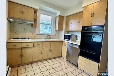 7-31 Henderson Boulevard 1 #1, Fair Lawn, NJ 07410 - Photo 3