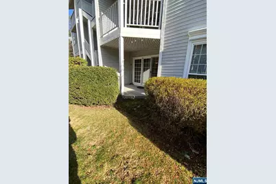 472 W Quince Court, Mahwah, NJ 07430 - Photo 7