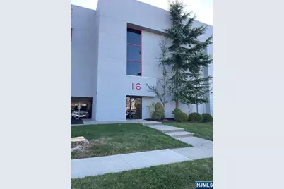 16 Arcadian Way, Paramus, NJ 07652 - Photo 17