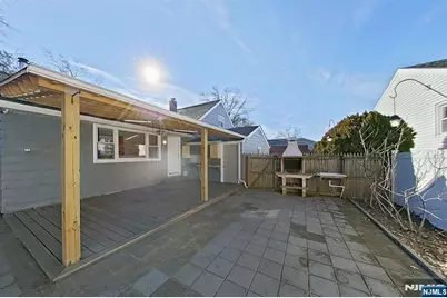 127 Iozia Terrace, Elmwood Park, NJ 07407 - Photo 9