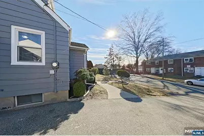 127 Iozia Terrace, Elmwood Park, NJ 07407 - Photo 7