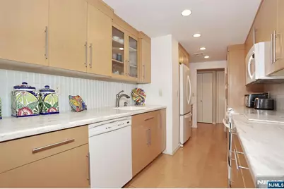 521 Piermont Avenue 403A #403A, River Vale Township, NJ 07675 - Photo 7