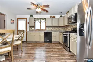 31 Smith St, Waldwick, NJ 07463 - Photo 19