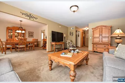 31 Smith Street, Waldwick, NJ 07463 - Photo 15