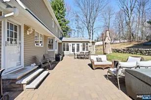 11 Osborne Ct, Mahwah, NJ 07430 - Photo 25