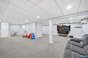 11 Osborne Ct, Mahwah, NJ 07430 - Photo 19