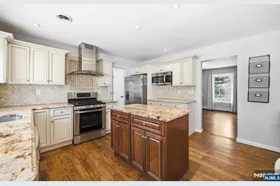 11 Osborne Court, Mahwah, NJ 07430 - Photo 7