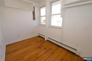 8 Leary Ln 4, Edgewater, NJ 07020 - Photo 19