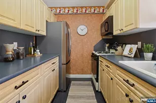 4 Horizon Rd, Fort Lee, NJ 07024 - Photo 3