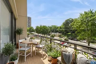 4 Horizon Rd, Fort Lee, NJ 07024 - Photo 1