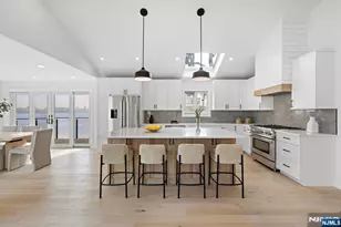 27 Shore Rd, Edgewater, NJ 07020 - Photo 5