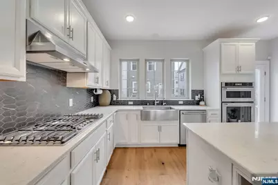 7 Ambrosia Court 107 #107, Livingston, NJ 07039 - Photo 19