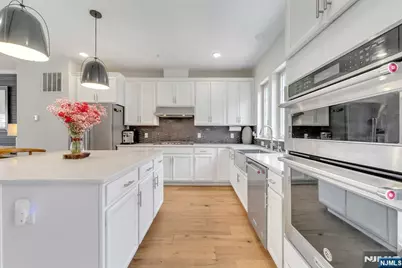 7 Ambrosia Court 107 #107, Livingston, NJ 07039 - Photo 17