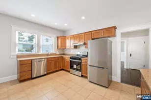 137 Cedar Ave, Hawthorne, NJ 07506 - Photo 15