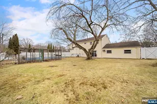 601 Oakwood Dr, Northvale, NJ 07647 - Photo 27