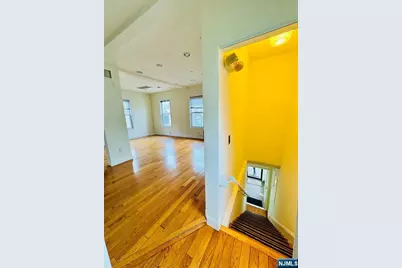 1646 Center Avenue 2 #2, Fort Lee, NJ 07024 - Photo 7