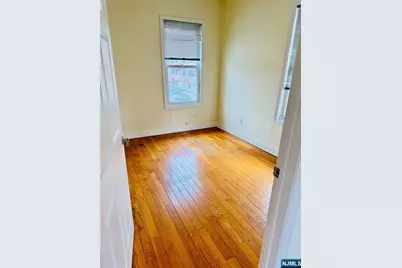 1646 Center Avenue 2 #2, Fort Lee, NJ 07024 - Photo 5