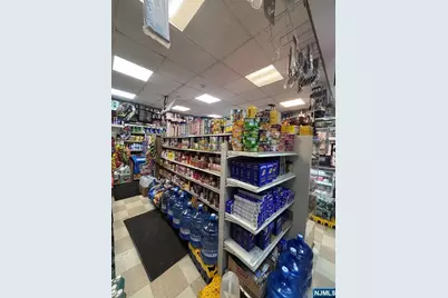 365 10th Avenue, Paterson, NJ 07514 - Photo 13