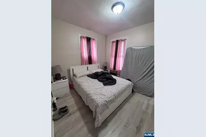 365 10th Avenue, Paterson, NJ 07514 - Photo 37