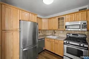 2100 Linwood Ave 12B, Fort Lee, NJ 07024 - Photo 7