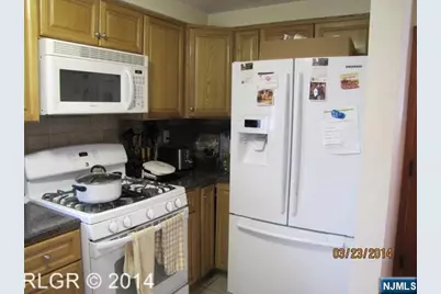 298 Luddington Avenue 2nd Floor #2nd Floor, Clifton, NJ 07011 - Photo 11