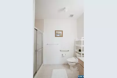 113 Cory Lane 113 #113, Elmwood Park, NJ 07407 - Photo 9