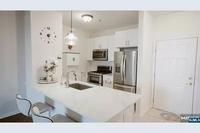 113 Cory Lane 113 #113, Elmwood Park, NJ 07407 - Photo 3