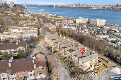 29 Victoria Place, Fort Lee, NJ 07024 - Photo 5