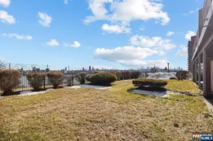 29 Victoria Pl, Fort Lee, NJ 07024 - Photo 9