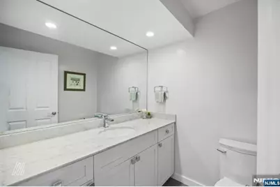 29 Victoria Place, Fort Lee, NJ 07024 - Photo 47