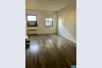 3001 Edwin Avenue 2E #2E, Fort Lee, NJ 07024 - Photo 3