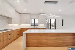 2220 Mackay Ave A, Fort Lee, NJ 07024 - Photo 11