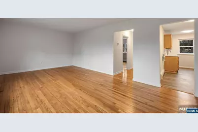 121 Regency Park, Ramsey, NJ 07446 - Photo 5