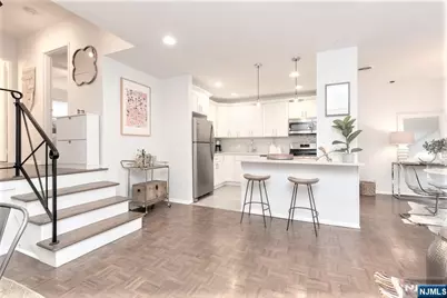 27 Upper Mountain Avenue 1 #1, Montclair, NJ 07042 - Photo 3