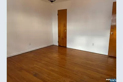 238 Clark Terrace 2nd Floor #2nd floor, Cliffside Park, NJ 07010 - Photo 9