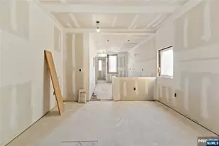 330 69th St, Guttenberg, NJ 07093 - Photo 7