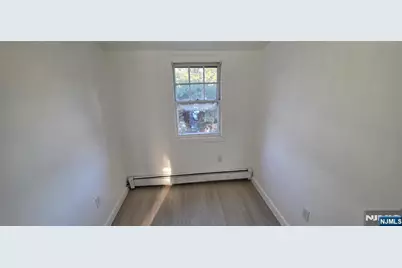 757 Ray 2 #2, Ridgefield, NJ 07657 - Photo 9