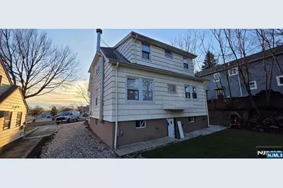 757 Ray 2 #2, Ridgefield, NJ 07657 - Photo 3