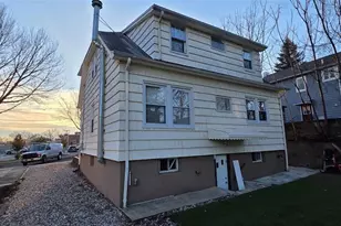 757 Ray 2, Ridgefield, NJ 07657 - Photo 3