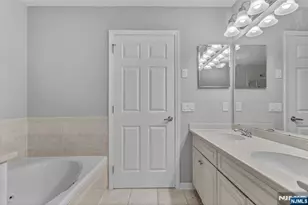 40 Lydia Dr, Guttenberg, NJ 07093 - Photo 23