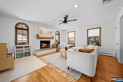 367 Van Winkle Avenue, Hawthorne, NJ 07506 - Photo 17