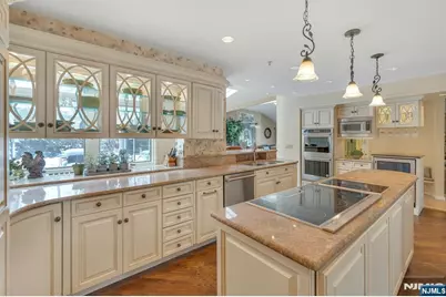 89 Barrett Lane, Wyckoff Township, NJ 07481 - Photo 7