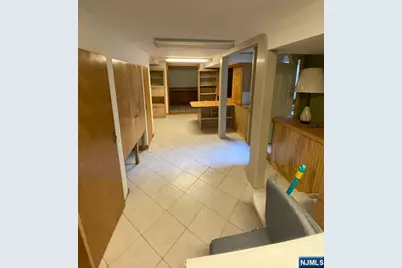 80 Caruth Avenue, Elmwood Park, NJ 07407 - Photo 21