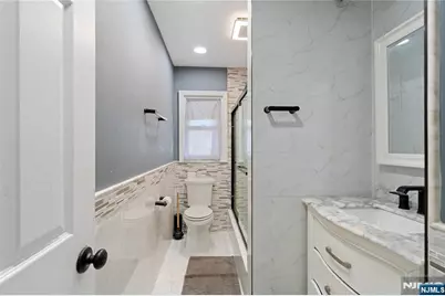 36 Vivyen Street, Bergenfield, NJ 07621 - Photo 17