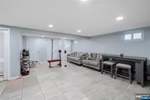 36 Vivyen St, Bergenfield, NJ 07621 - Photo 15