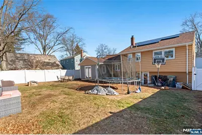 36 Vivyen Street, Bergenfield, NJ 07621 - Photo 25
