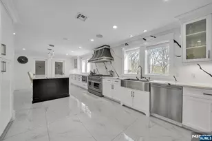 315 Freemans Ln, Franklin Lakes, NJ 07417 - Photo 15