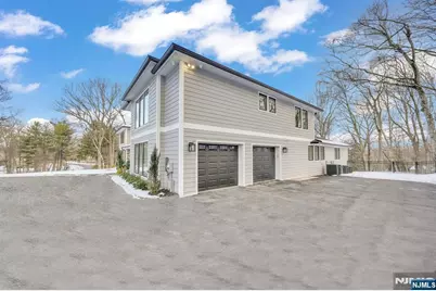 315 Freemans Lane, Franklin Lakes, NJ 07417 - Photo 3