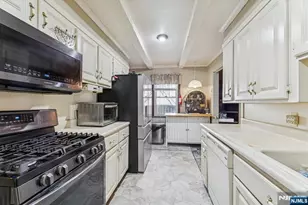 39-02 Taylor Rd, Fair Lawn, NJ 07410 - Photo 7