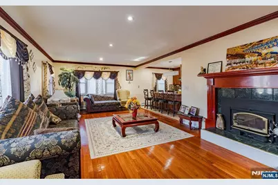 64 Century Road, Paramus, NJ 07652 - Photo 5